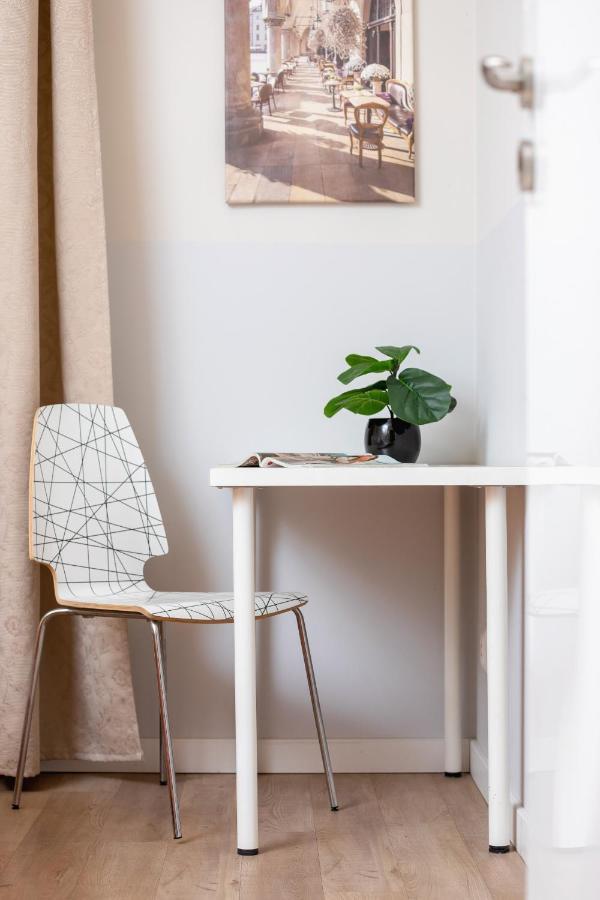 Central Planty Park Apartment Lobzowska By Noclegi Renters Krakov Exteriér fotografie