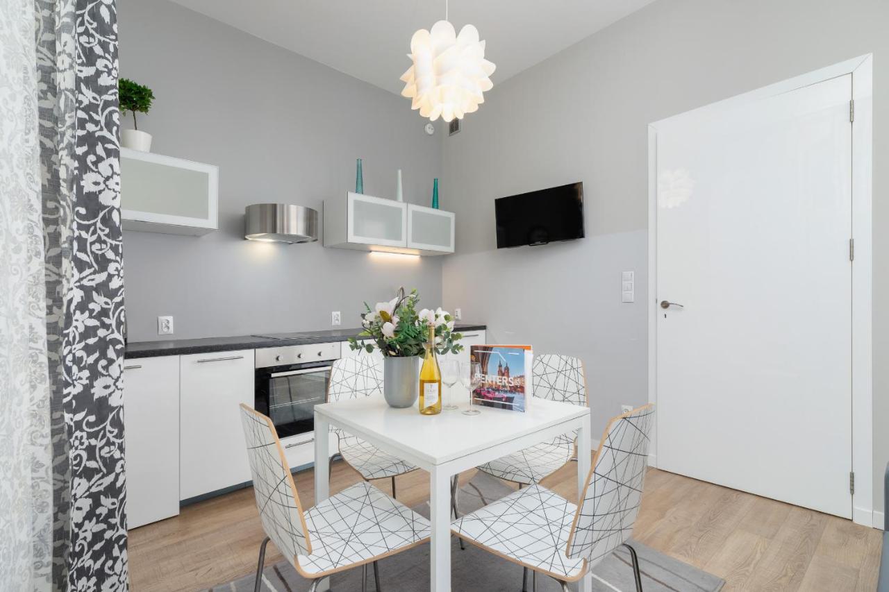 Central Planty Park Apartment Lobzowska By Noclegi Renters Krakov Exteriér fotografie